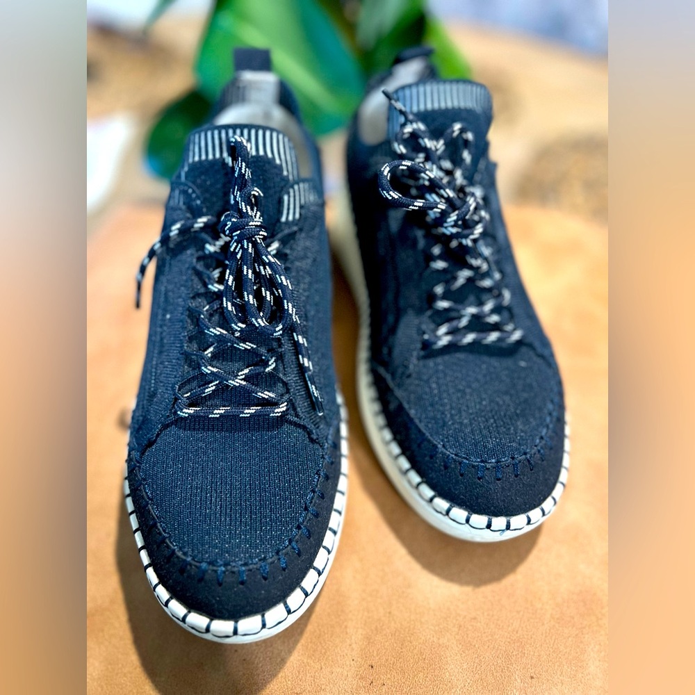 Steve Madden Blue and White Sneakers